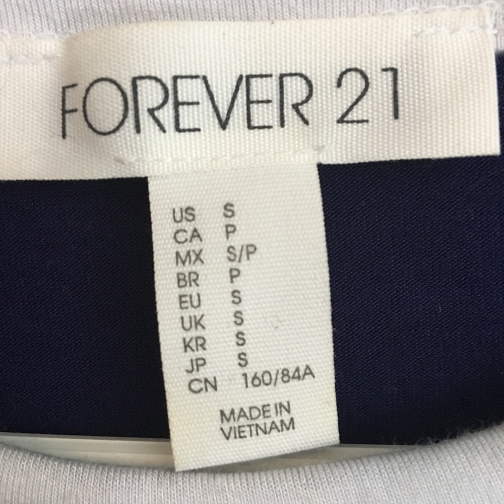 Forever 21 cropped tee - Picture 3 of 3